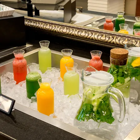 Ramada Plaza By Wyndham Center (adults Only) ホテル 5*