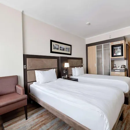 Ramada Plaza By Wyndham Center (adults Only) Szálloda