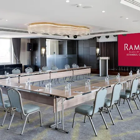 Ramada Plaza By Wyndham Center (adults Only) Szálloda