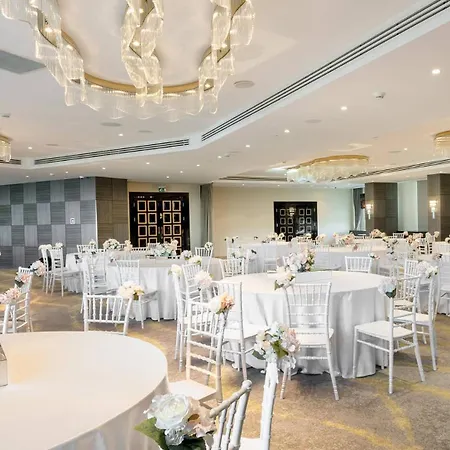 Otel Ramada Plaza By Wyndham Center (adults Only) 5*