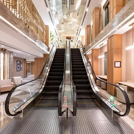 Ramada Plaza By Wyndham Center (adults Only) Szálloda 5*