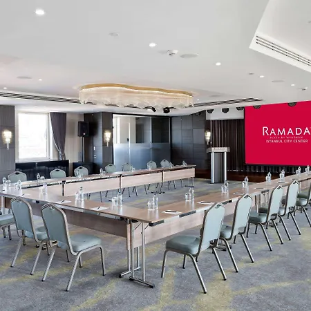 Ramada Plaza By Wyndham Center (adults Only) מלון איסטמבול