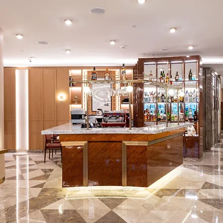 Ramada Plaza By Wyndham Center (adults Only) 호텔