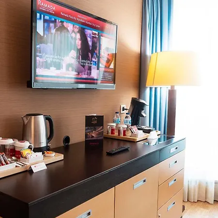 Ramada Plaza By Wyndham Center (adults Only)