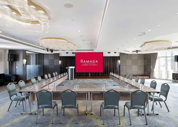 Ramada Plaza By Wyndham Center (adults Only) Hotel