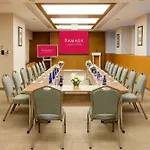 Ramada Plaza By Wyndham Center (adults Only) Hotell