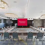 Ramada Plaza By Wyndham Center (adults Only) Hotell