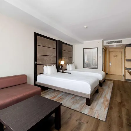 Hotel Ramada Plaza By Wyndham Center (adults Only)