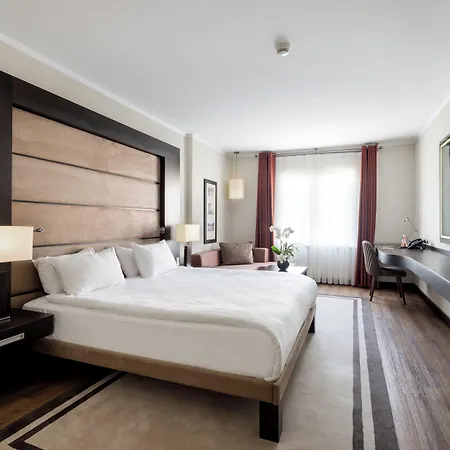 Hotel Ramada Plaza By Wyndham Center (adults Only)